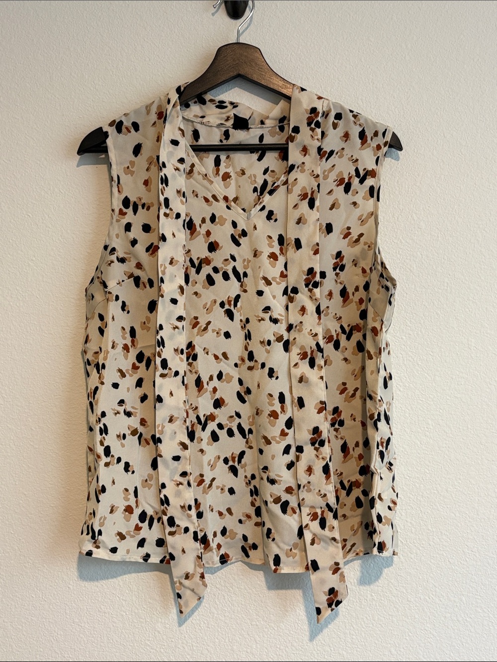 SHEIN Cream Sleeveless Tie-Neck Camisole with Black & Brown Speckle